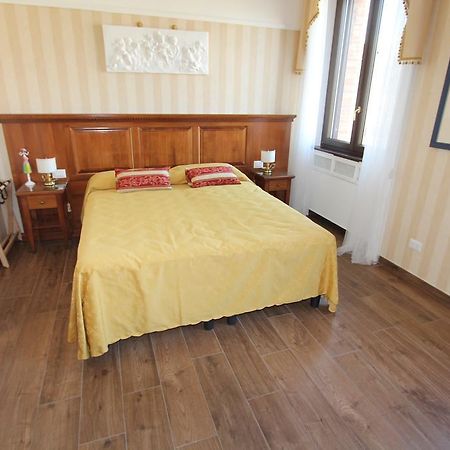 Bed and Breakfast Area Sacra Relais Roma Habitación foto